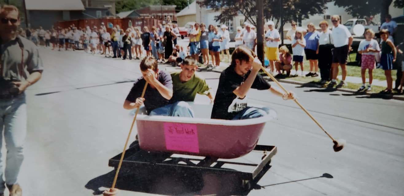 Bathtub races 1